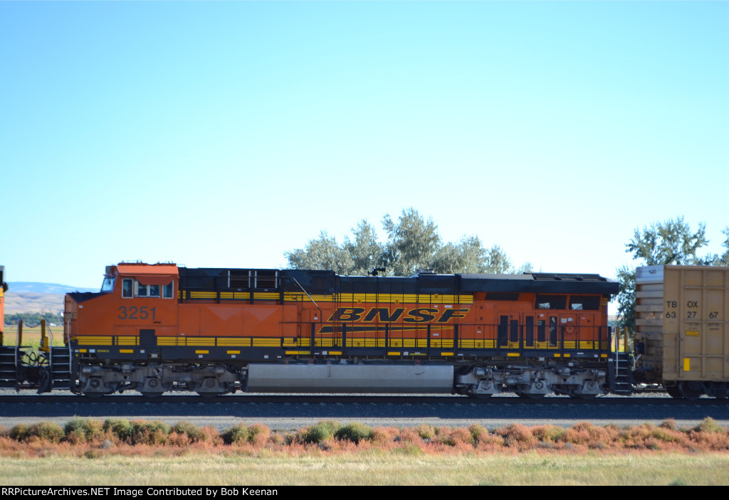 BNSF 3251